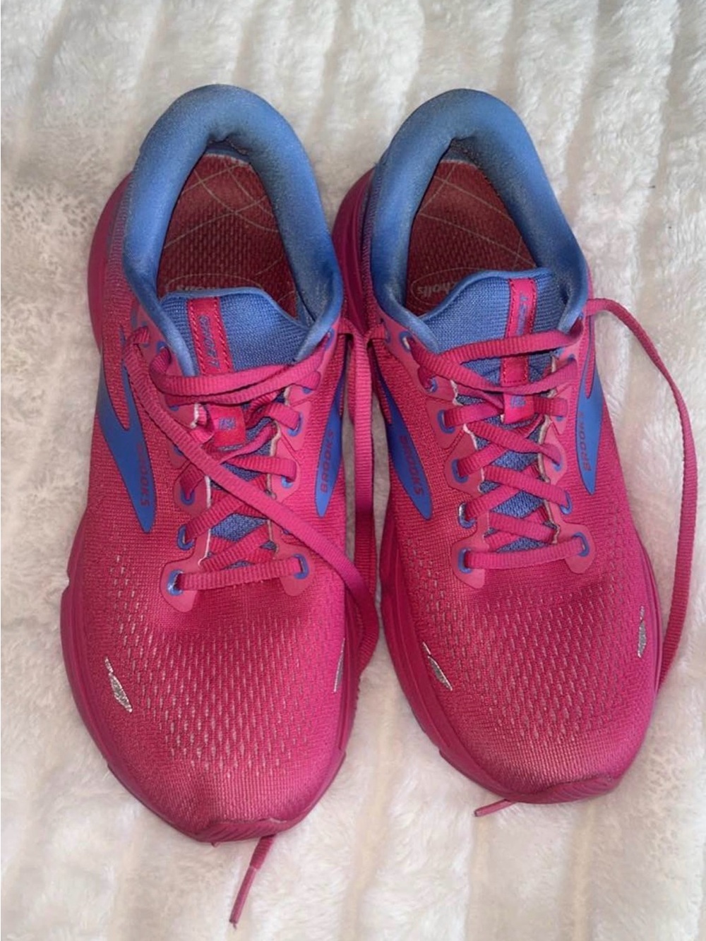 Brooks Hot Pink Women's Running Sneakers with Blue Trim